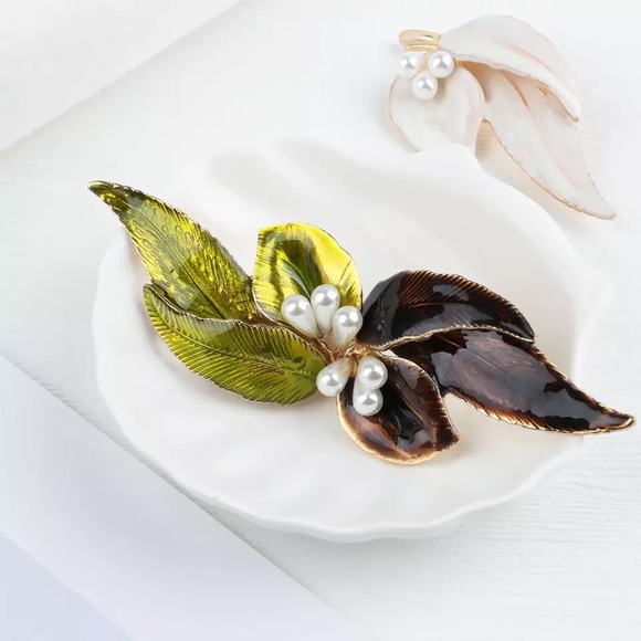 Craftsman Pearl Ceramic Hot Glazed Gold Floral Lapel Brooch Pin - Picture 7 of 16